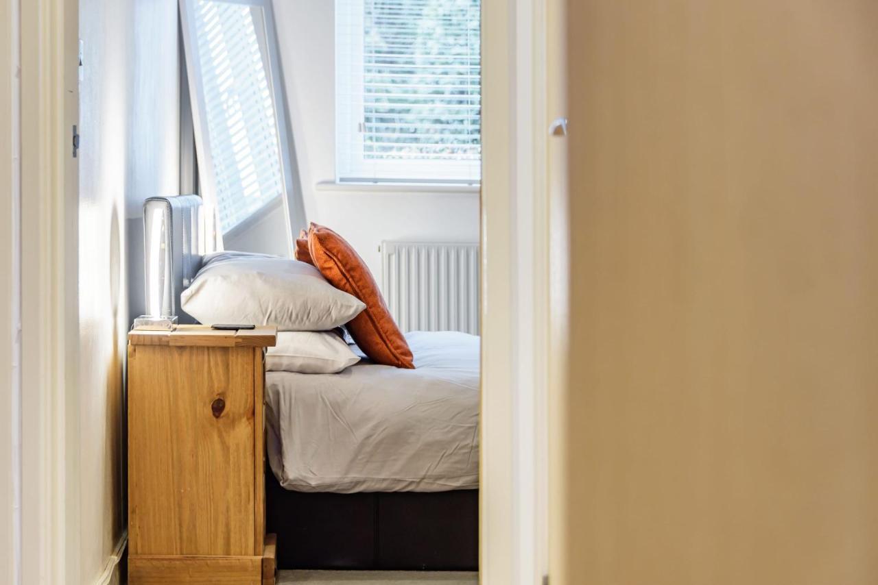 Stylish 2 Bedroom Apartment, Central Exeter, Parking On Site Экстерьер фото