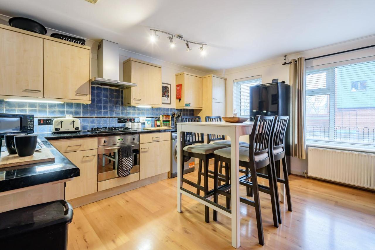 Stylish 2 Bedroom Apartment, Central Exeter, Parking On Site Экстерьер фото