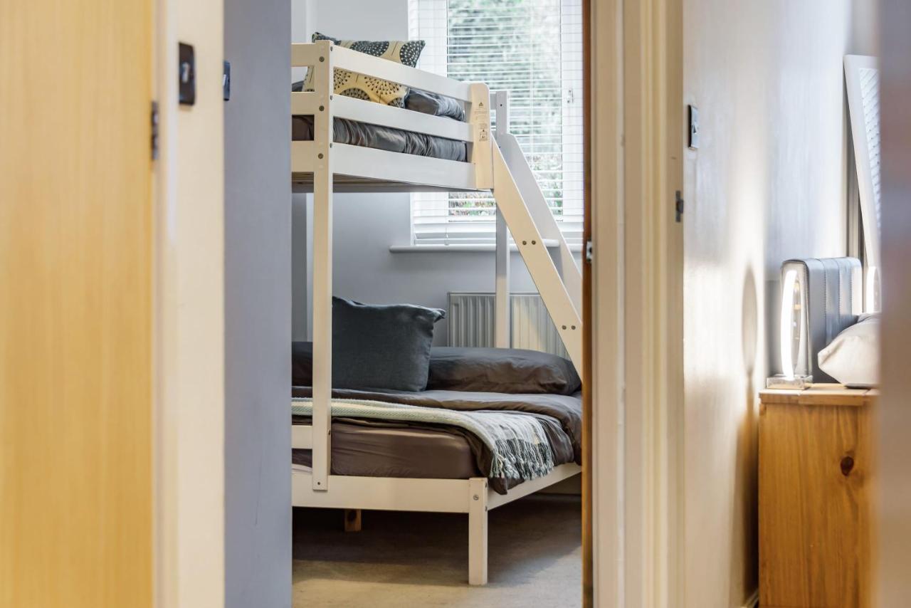 Stylish 2 Bedroom Apartment, Central Exeter, Parking On Site Экстерьер фото